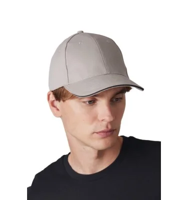 CAP WITH CONTRASTING SANDWICH PEAK - 6 PANELS