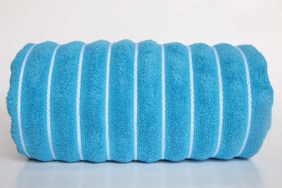 OLIMA BEACH STRIPED TOWEL