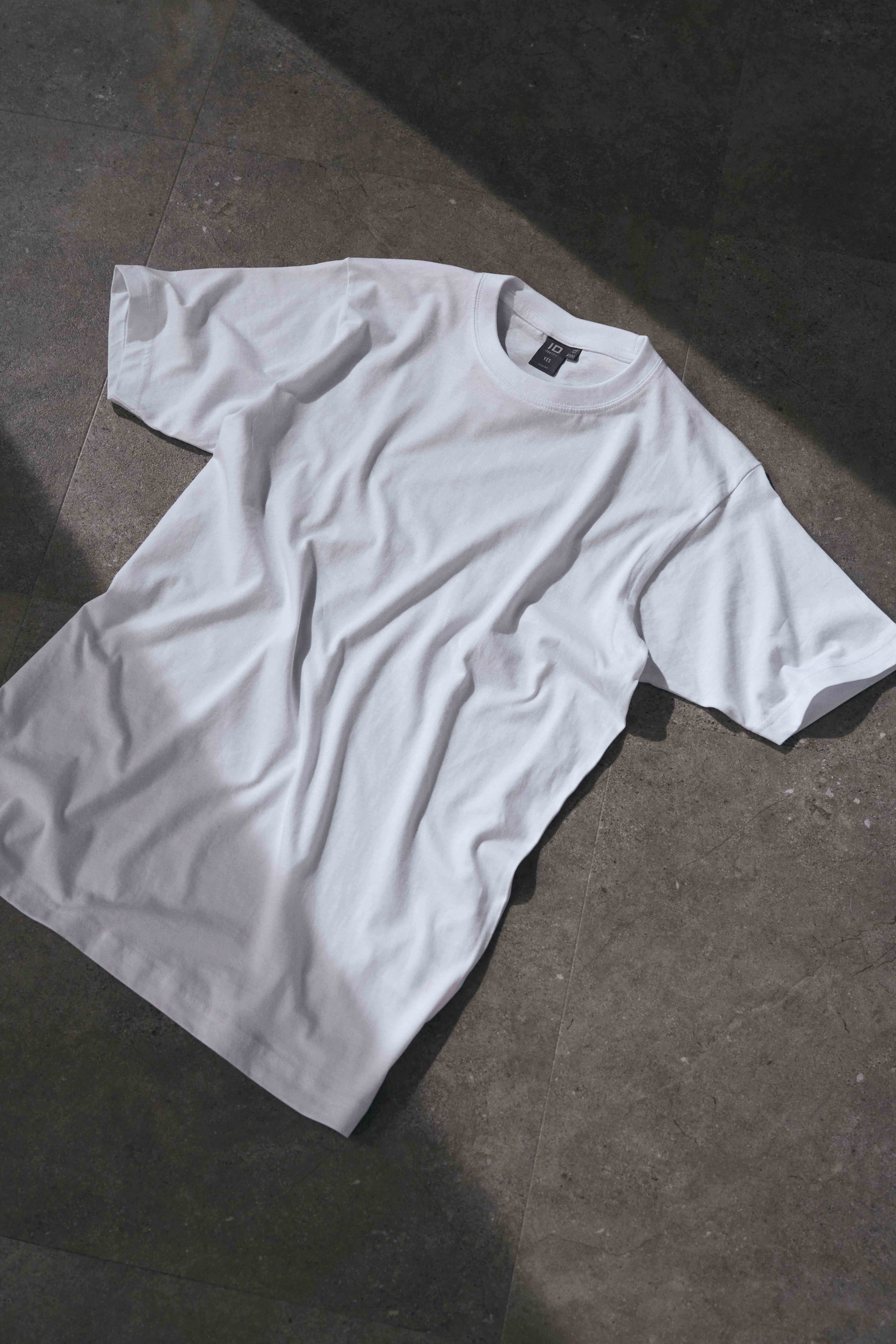 T-shirt YES