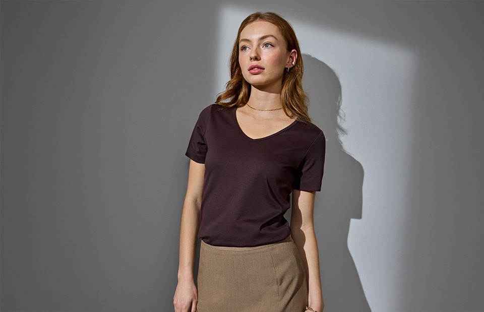 T-shirt Interlock | v-neck | damski