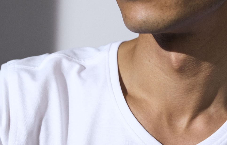 T-shirt PRO Wear CARE | v-neck