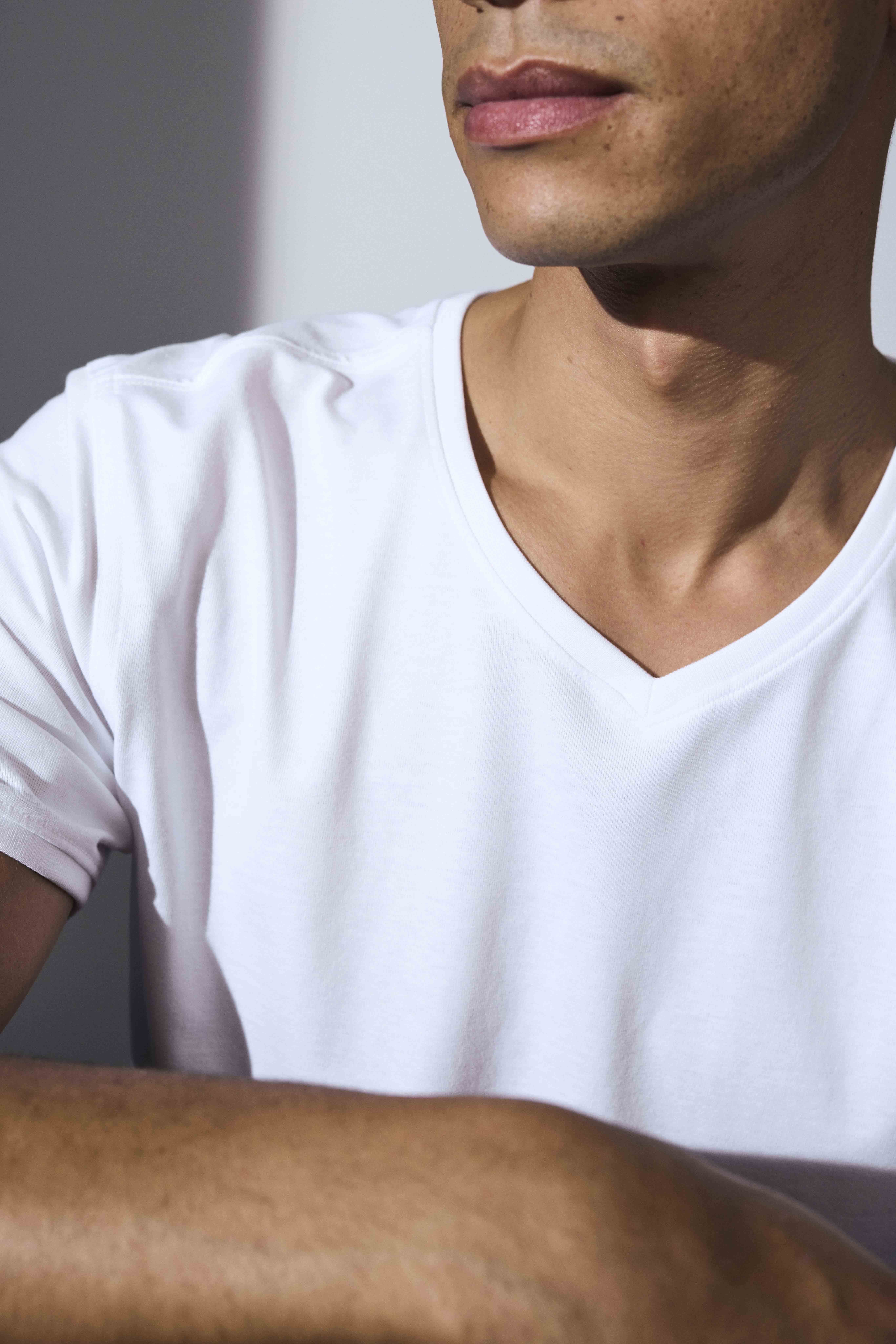 T-shirt PRO Wear CARE | v-neck