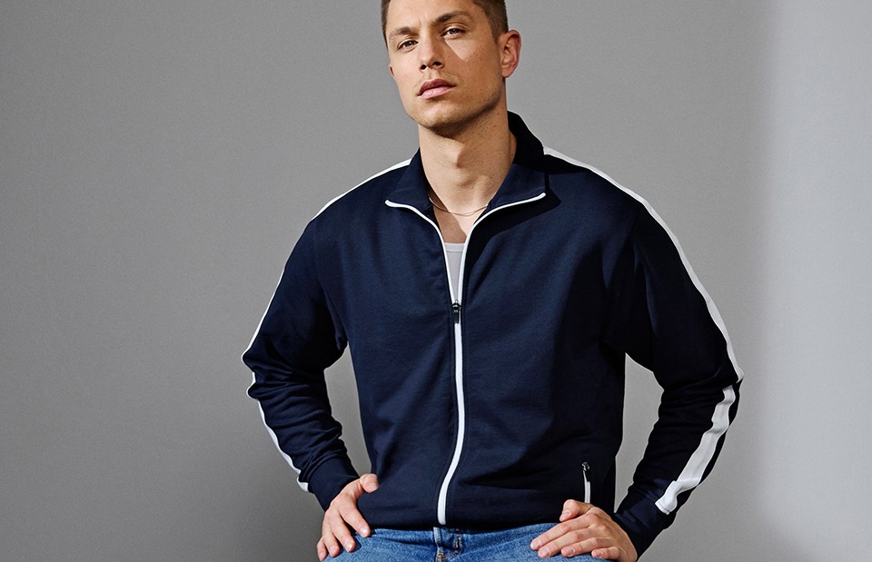 Sportowa bluza z logo dla zespołów i firm – model ID 0626