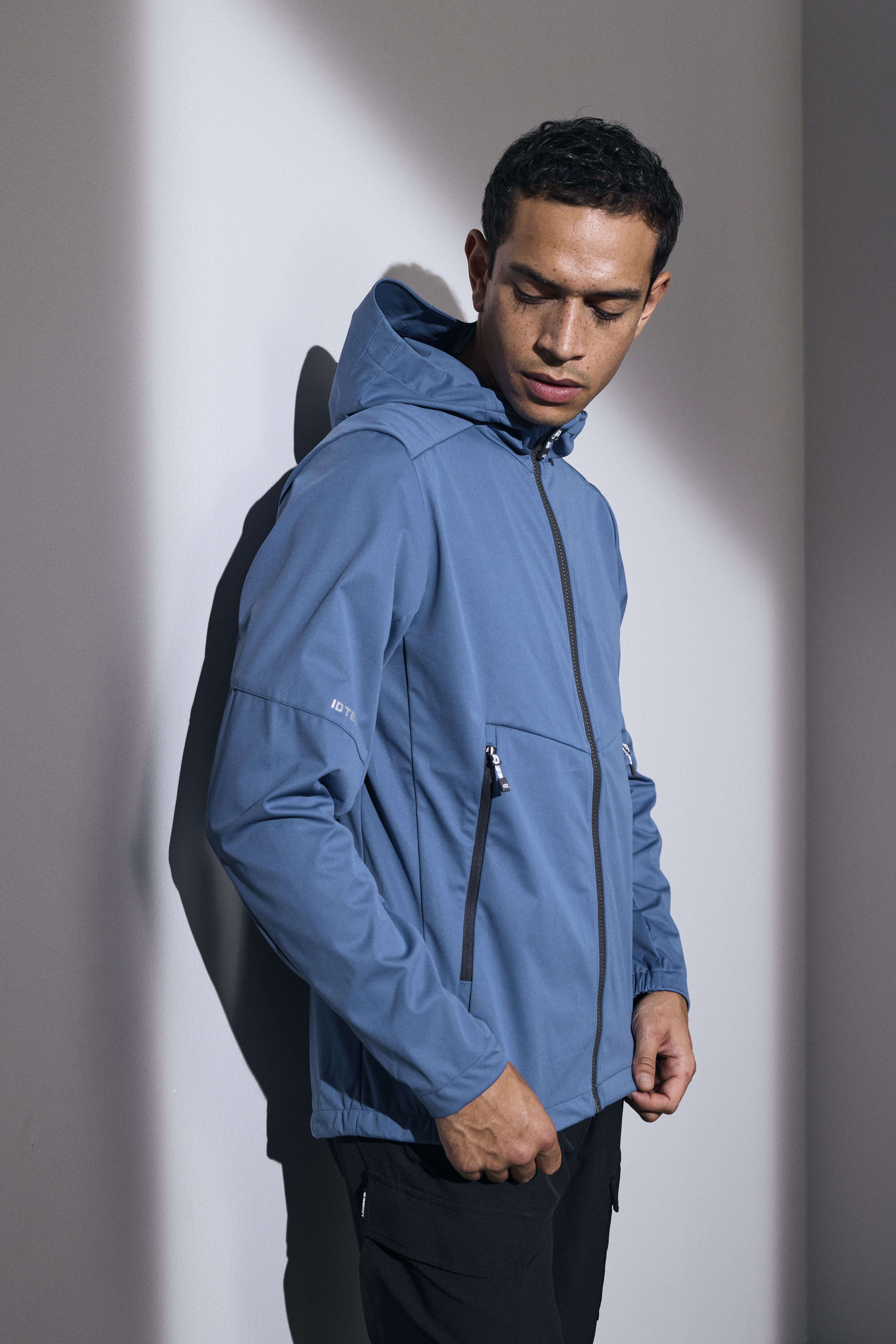 Kurtka soft shell z kapturem | lekka