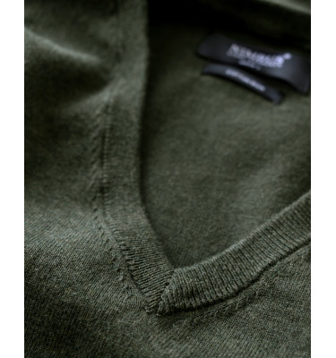 Brighton V-Neck Men